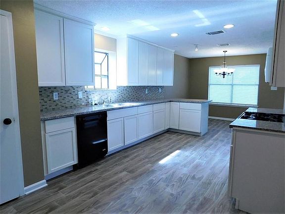 4th image of 1219 Austin Colony Dr