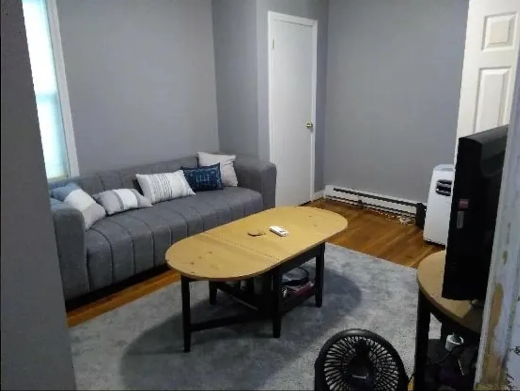 1 bed, 1.0 bath, 750 sqft, $1,695 — Photo 3