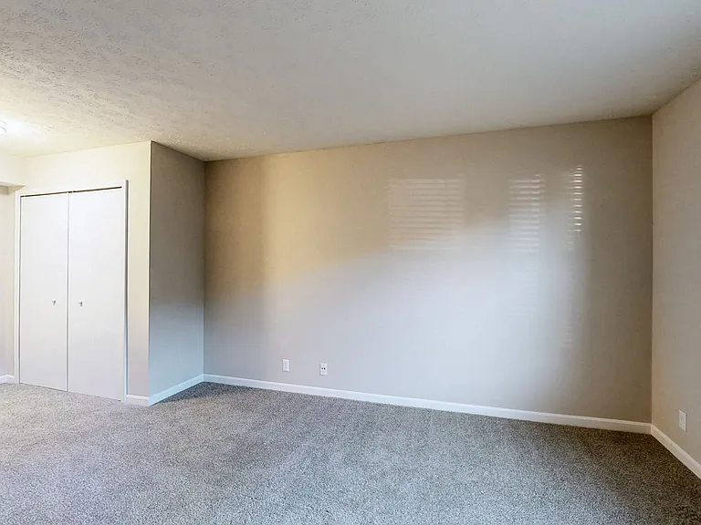 Hurstbourne Crossing Apartments — Photo 13
