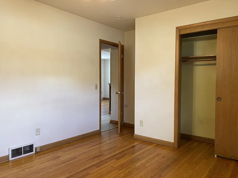 6321 Roselawn Ave — Photo 7