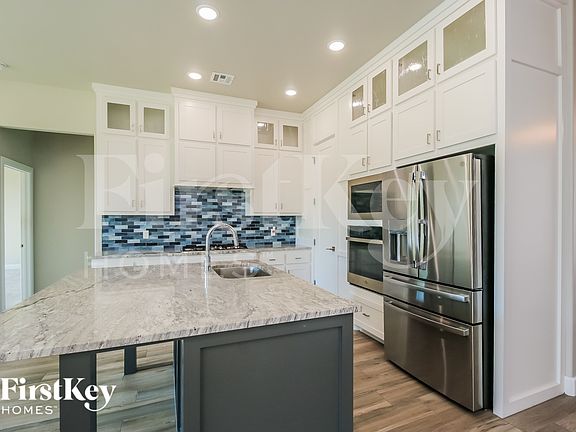 5th image of 15901 Aparados Way