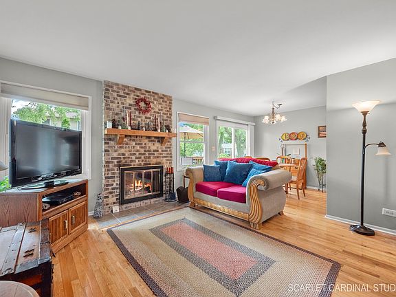 2nd image of 2475 Lincolnwood Ct