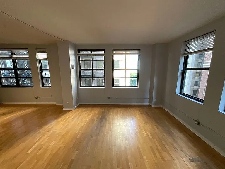 5 N Wabash Ave #1401 — Photo 25
