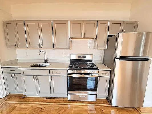 5th image of 853 Walton Ave #C