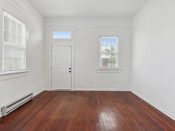 4th image of 1540 Music St