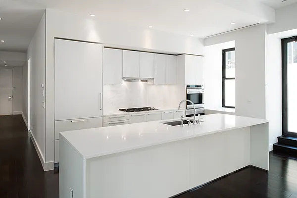 Rented by 25 Broad (LCOR) | media 2