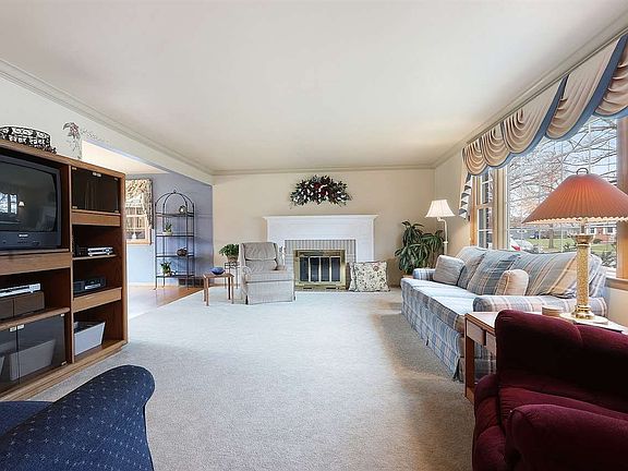 Huge Living Room with Woodburning FP