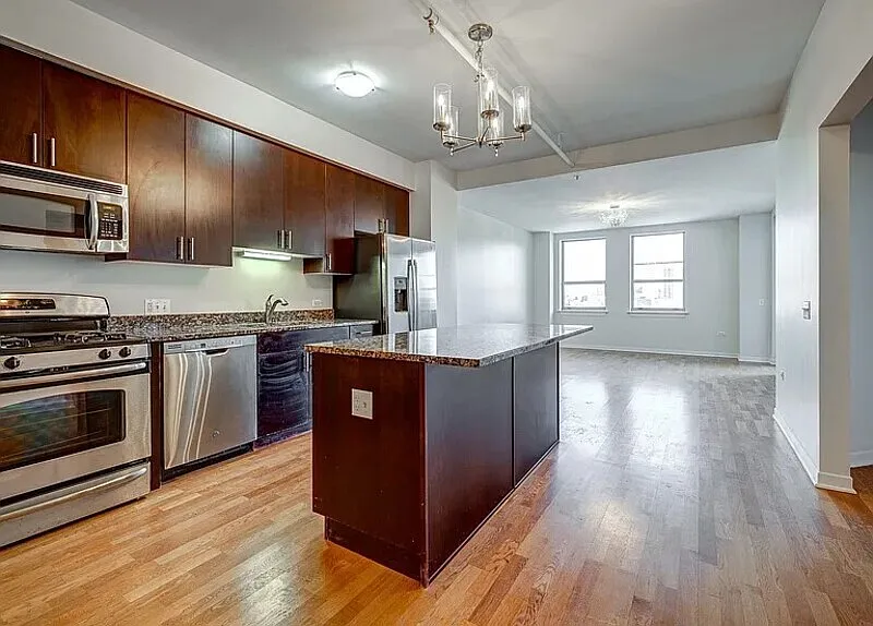 1 bed, 1.0 bath, 932 sqft, $1,820 — Photo 2