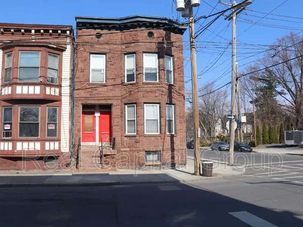 69 Lexington Ave, Albany, NY