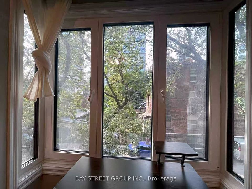 1st image of 217 Mutual St Room 3