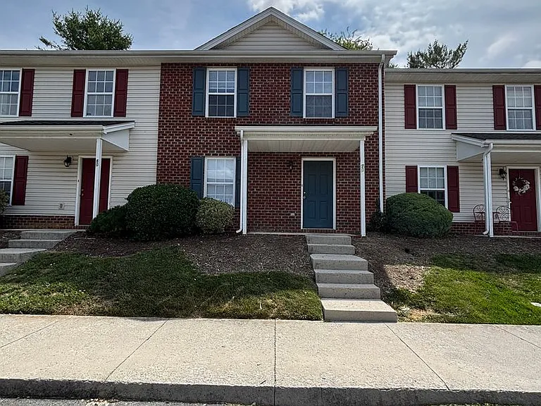70 Salem Ln — Photo 1