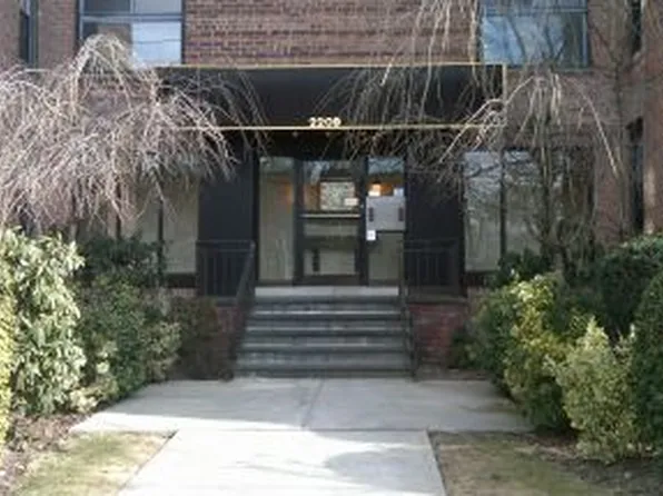 2209 Knapp Street image 1 of 1