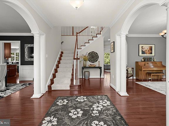 5th image of 3127 Woodland Ln