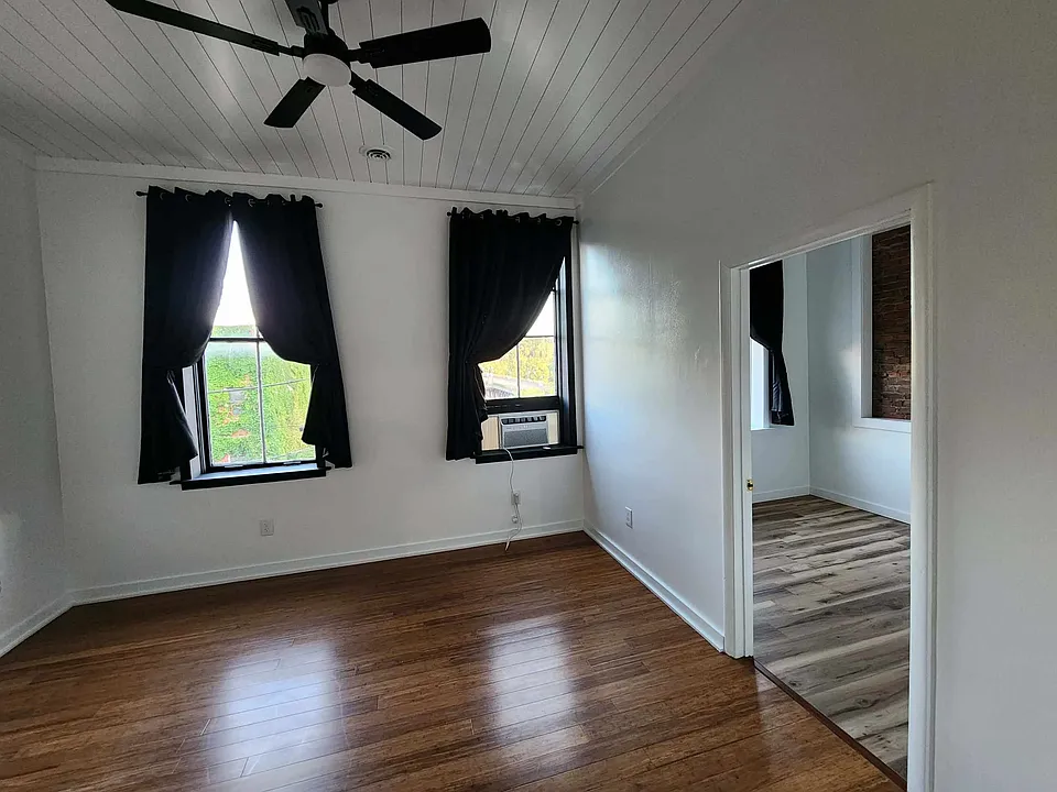 173 Front St #2F
