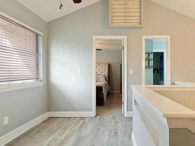 800 Bay Dr #10 — Photo 34