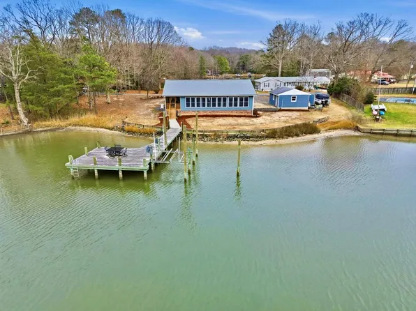 485 Clarke Ln, Heathsville, VA 22473