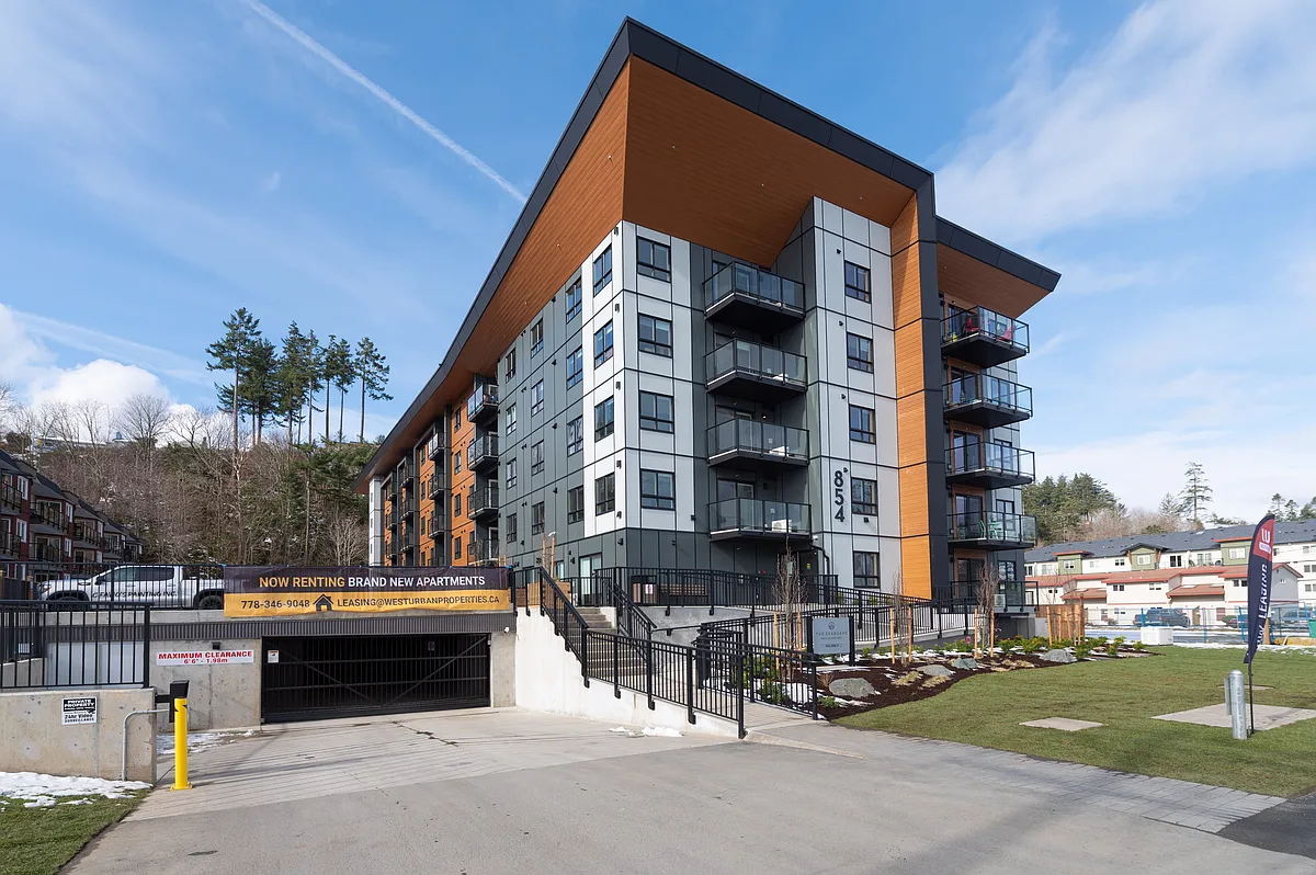 Building Photo - 854 Island Hwy S