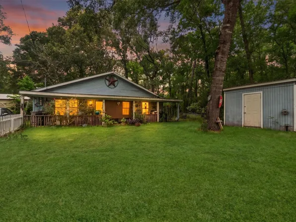 137 Lero Ln, Livingston, TX 77351