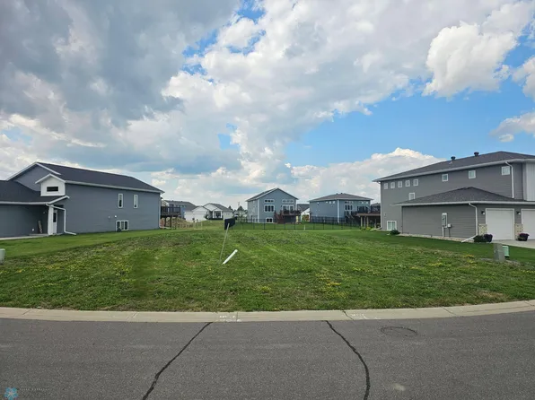 4878 Hampton Cir S, Moorhead, MN 56560