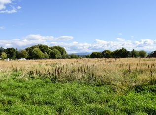 421 E Rolling Hills Dr, Eagle Point, OR 97524