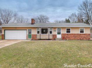 6476 Wrenwood Dr, Jenison, MI 49428