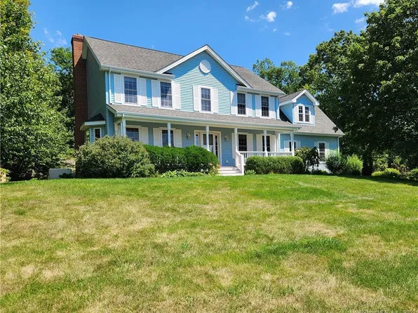 22 Goldfinch Terrace, East Lyme, CT 06333