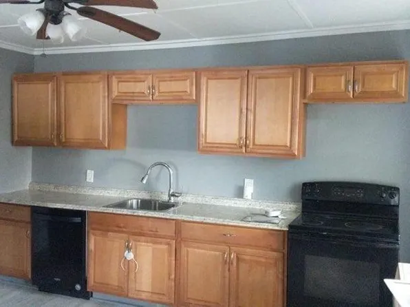 31 Providence St #31, Taftville, CT 06380