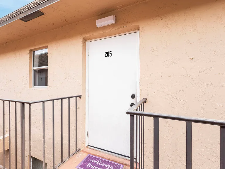450 SW 2nd Ave #215 — Photo 17