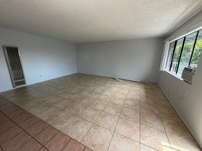 3701 W Savanna St #D — Photo 8