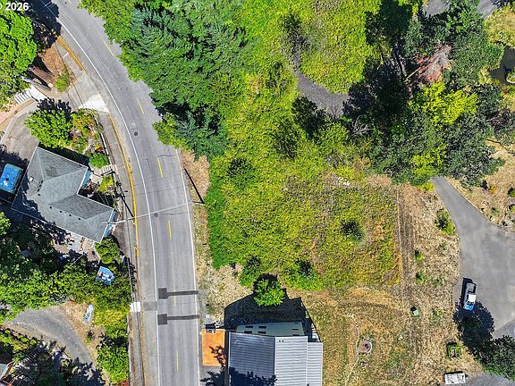 4th image of NW School St