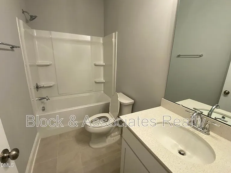 806 Grafton Peak Ln — Photo 23