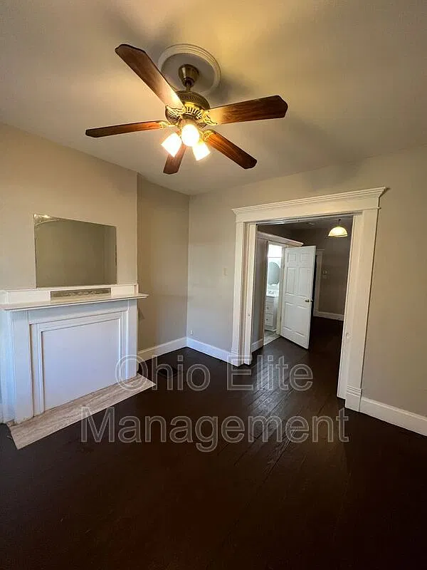5 bed, 2.5 bath, 1600 sqft, $1,880 — Photo 2