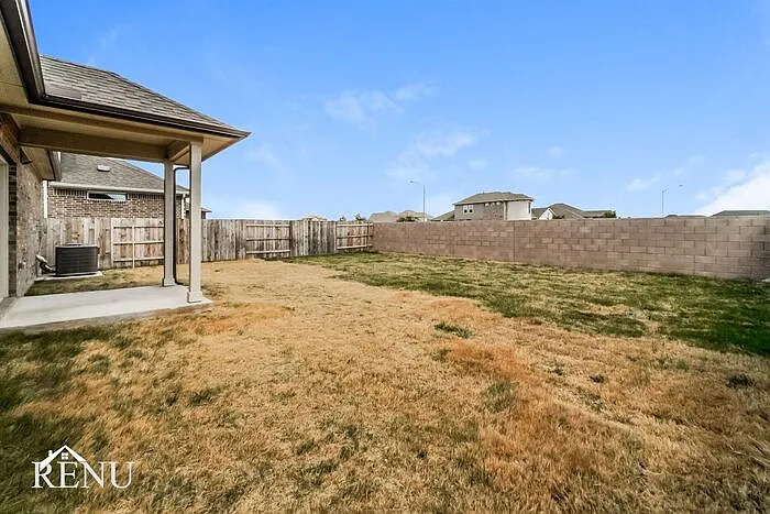 13709 McArthur Dr — Photo 16