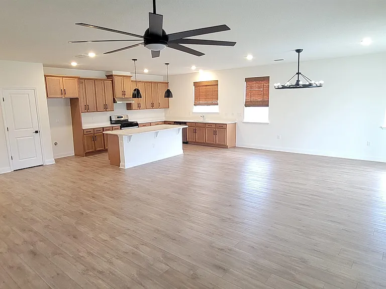214 Santos Ln — Photo 18