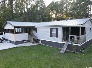 142 Circle Heights Dr, Loris, SC 29569