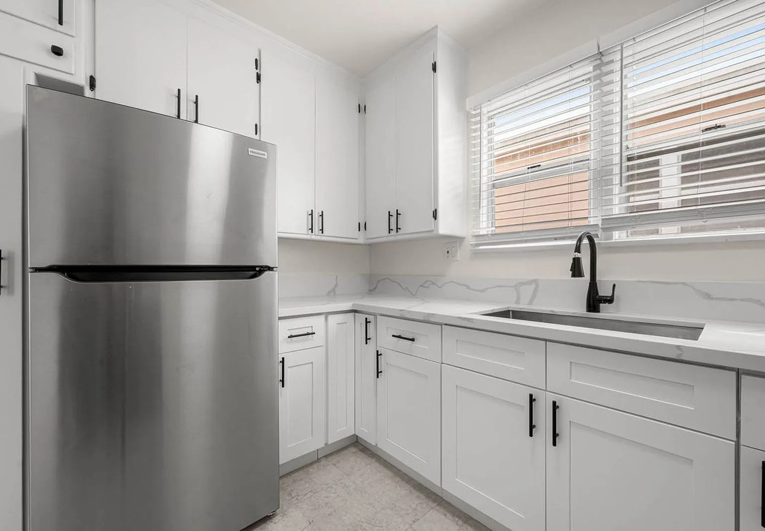 2 bed, 1.0 bath, 750 sqft, $1,933 — Photo 4