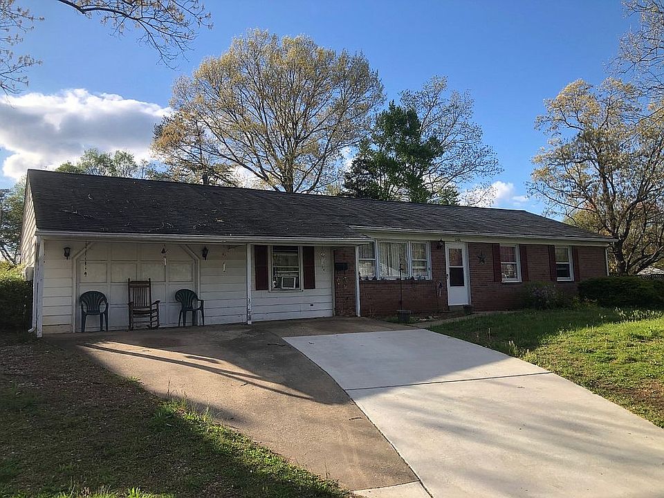 2nd image of 10100 Roslyn Ct