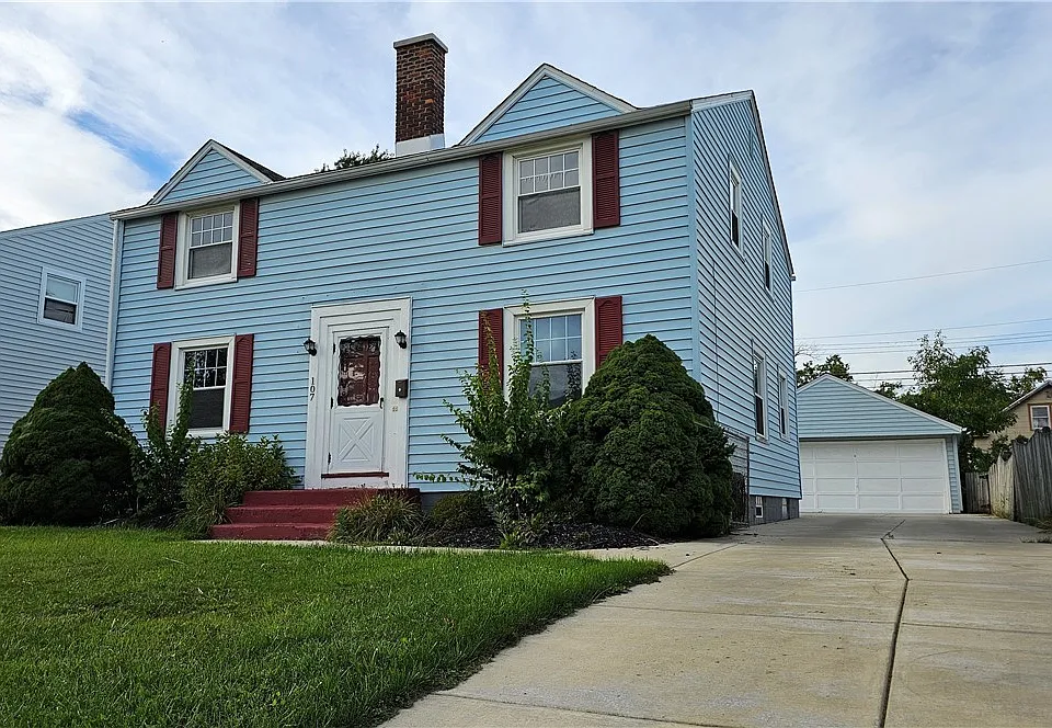 107 Fowler Ave #RIGHT