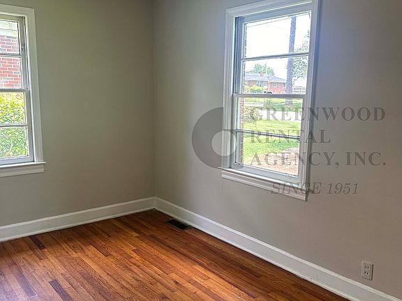5th image of 104 Posey St