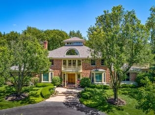 11N101 Williamsburg Dr, Elgin, IL 60124