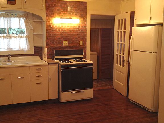 3rd image of 9 W Lake St