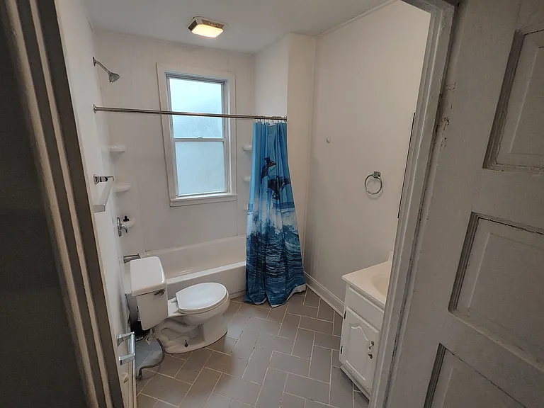 951 W 11th St #951W11E — Photo 3