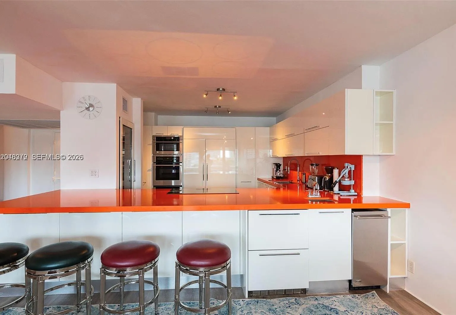 King Cole Condo — Photo 2