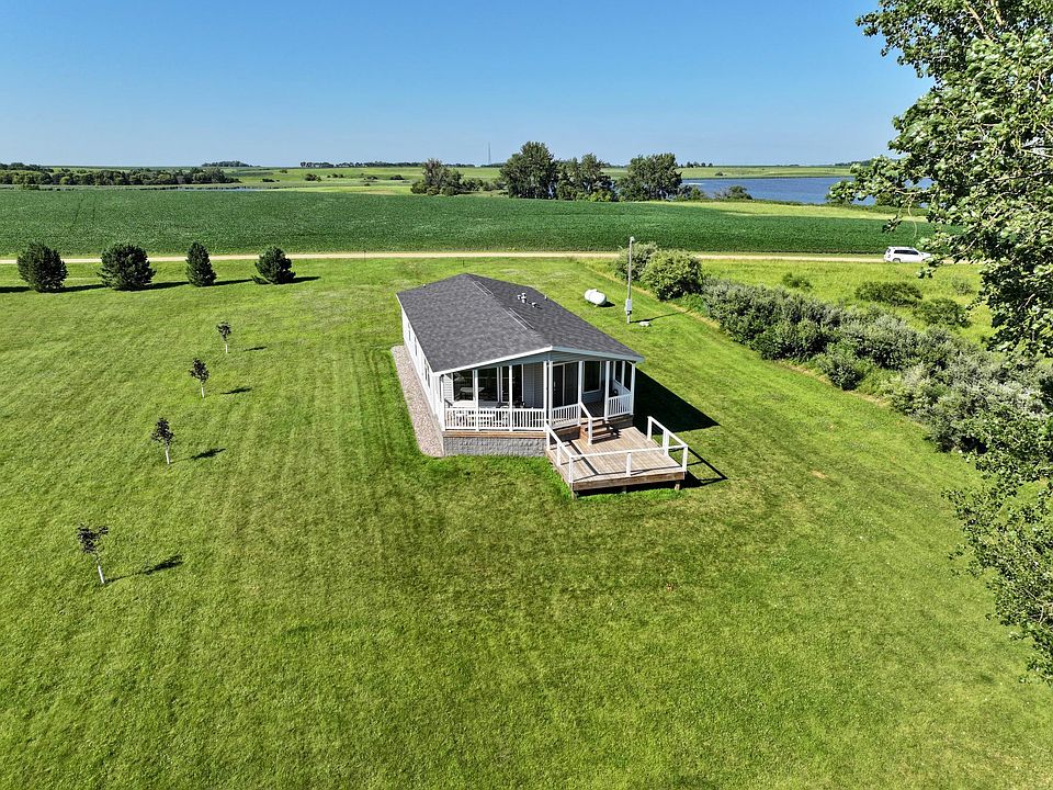 1st image of 7 Robbins Dr
