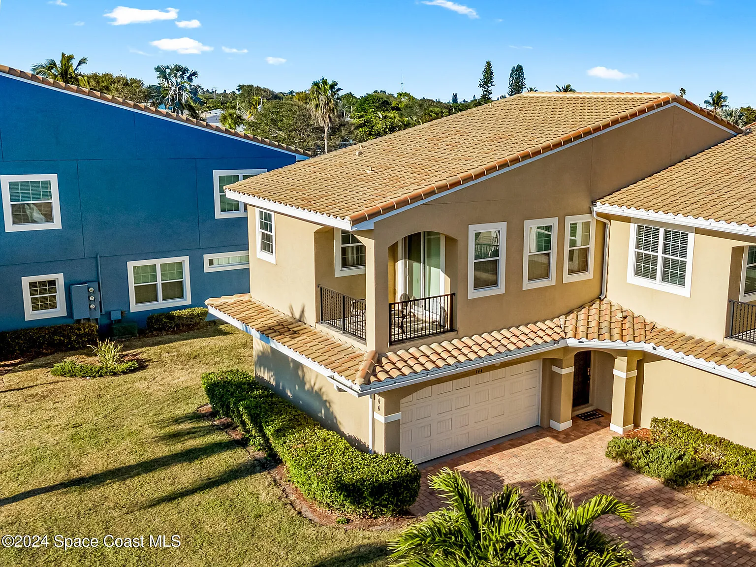 3 bed, 2.5 bath, 2310 sqft, $4,500 — Photo 2