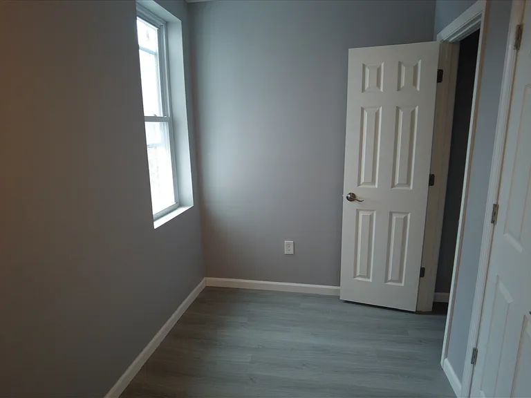 2915 Winchester St — Photo 5