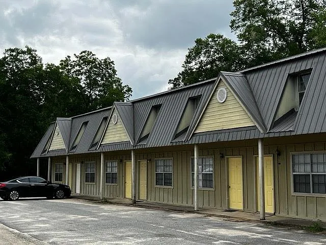 810 Cairo Rd
