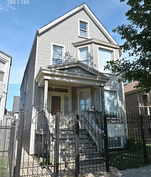 2033 N Avers Ave #1F — Photo 1