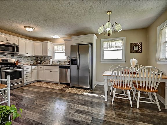 5th image of 3574 Batdorf Rd