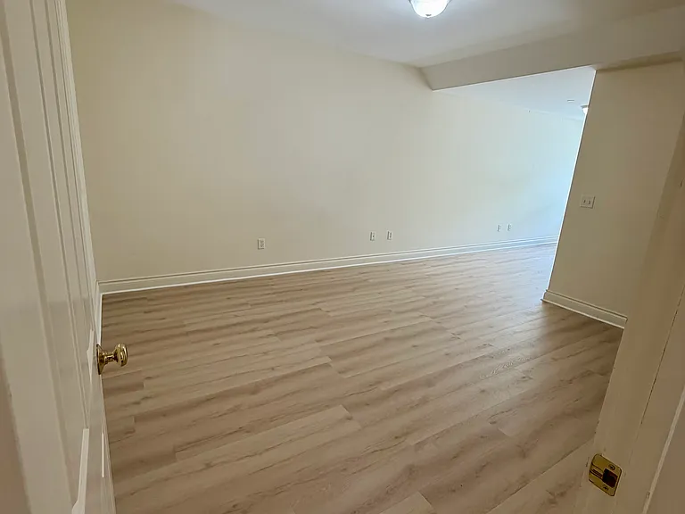 944 Roosevelt Trl #19 — Photo 12